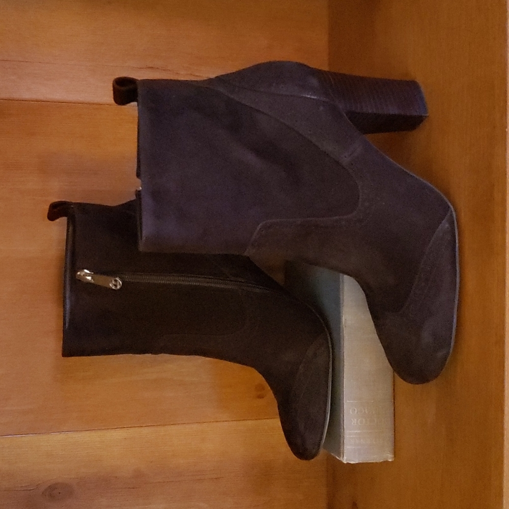 Tommy Hilfiger Chocolate Brown Suede Heeled Zip Up Boots Size 8